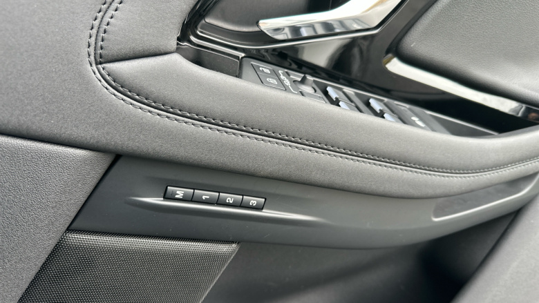 Land Rover Range Rover Evoque 2.0 D200 R-Dynamic SE 5dr Auto Diesel Hatchback